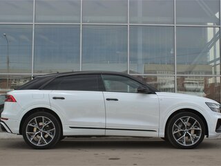 2019 Audi Q8 55 TFSI I (4M), белый, 4850000 рублей, вид 5
