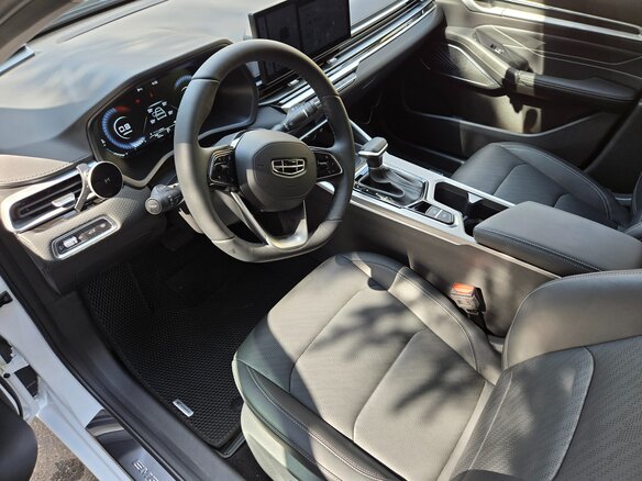 2024 Geely Emgrand II, белый, 2450000 рублей - вид 5
