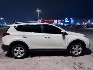 2015 Toyota RAV4 IV (XA40), белый, 2300000 рублей, вид 3