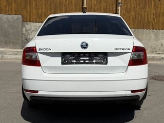 2019 Skoda Octavia III (A7) Рестайлинг, белый, 1400000 рублей, вид 5