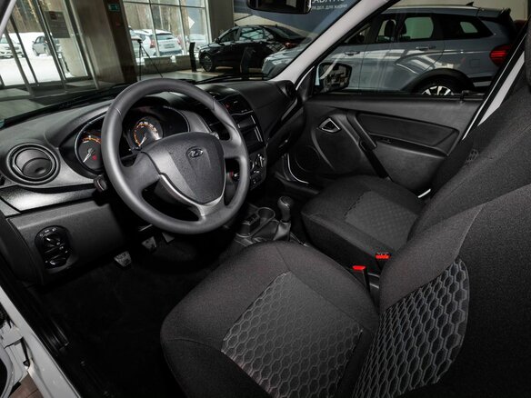 2026 Lada (ВАЗ) Granta I Рестайлинг, белый - вид 9