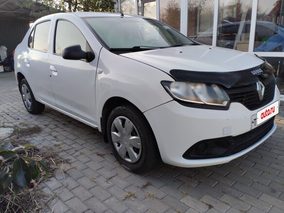 2015 Renault Logan II, белый, 346000 рублей