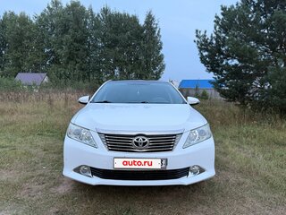 2013 Toyota Camry VII (XV50), белый, 1550000 рублей, вид 2