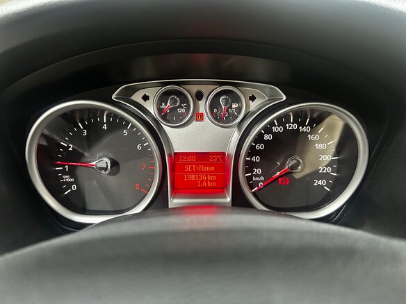 2008 Ford Focus II Рестайлинг, серый, 600000 рублей - вид 7
