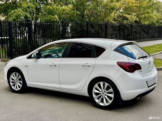 2011 Opel Astra J, белый, 749000 рублей, вид 3