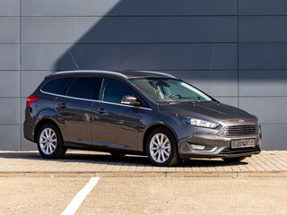 2016 Ford Focus III Рестайлинг, серый, 1295000 рублей, вид 3