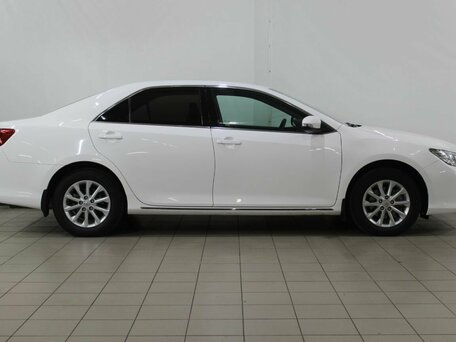 2014 Toyota Camry VII (XV50), белый, 2025000 рублей, вид 5