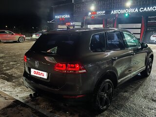 2013 Volkswagen Touareg II, коричневый, 1550000 рублей, вид 5