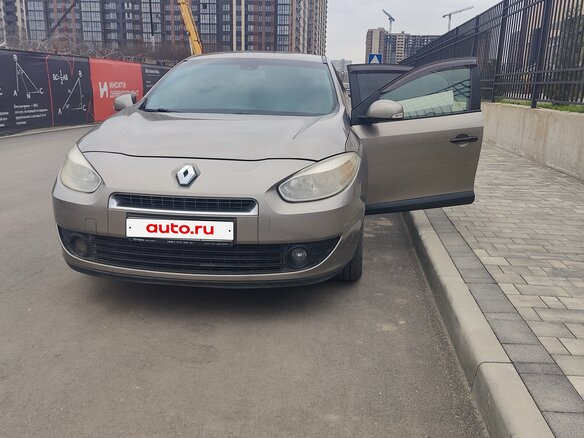 2010 Renault Fluence I, бежевый, 648000 рублей - вид 2