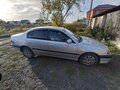 2001 Toyota Avensis I Рестайлинг, серебристый, 360000 рублей - вид 2