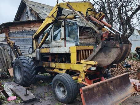 1985 ПЭА Погрузчик-экскаватор, 360000 рублей, вид 1