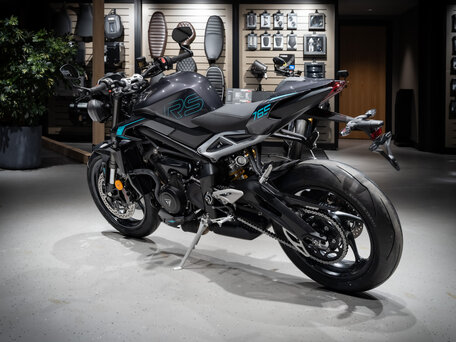 2026 Triumph Street Triple, серый, 1980000 рублей, вид 5