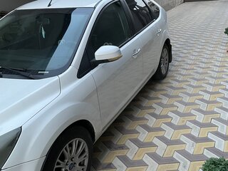 2010 Ford Focus II Рестайлинг, белый, 580000 рублей, вид 4