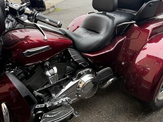 2017 Harley-Davidson Tri Glide, красный, 2600000 рублей, вид 4