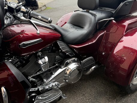 2017 Harley-Davidson Tri Glide, красный, 2600000 рублей, вид 4