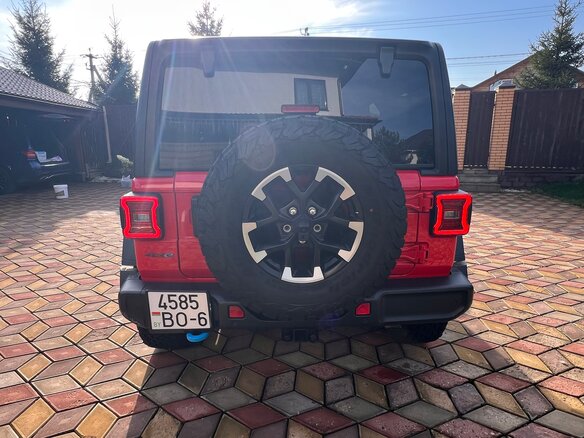 2025 Jeep Wrangler 4xe IV (JL) Рестайлинг, красный, 6950000 рублей - вид 8