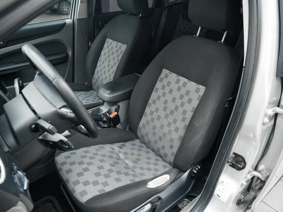 2009 Ford Focus II Рестайлинг, серебристый, 589000 рублей - вид 8