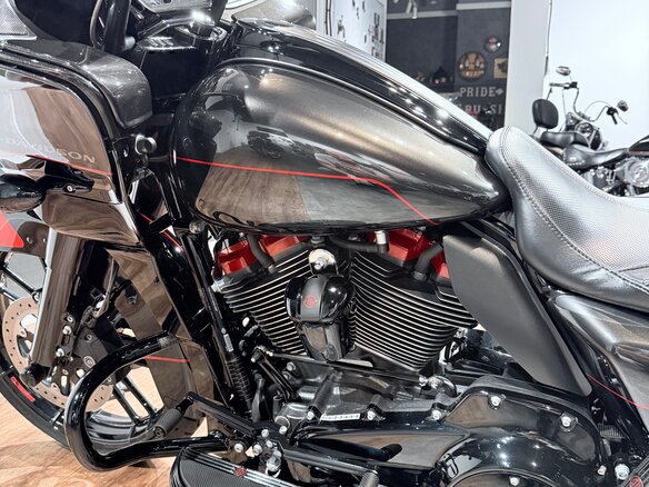 2018 Harley-Davidson CVO Road Glide, чёрный, 2499000 рублей - вид 20