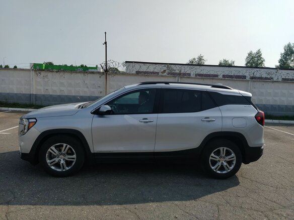2022 GMC Terrain II Рестайлинг, серебристый, 1720000 рублей - вид 6