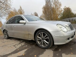 2006 Mercedes-Benz E-Класс 350 III (W211, S211) Рестайлинг, серебристый, 550000 рублей, вид 3