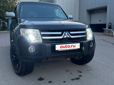 2008 Mitsubishi Pajero IV, чёрный, вид 4