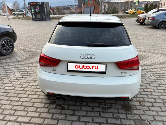 2011 Audi A1 I (8X), белый, 840000 рублей - вид 10