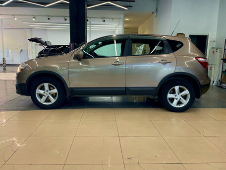 2011 Nissan Qashqai I Рестайлинг, коричневый, 790000 рублей, вид 2