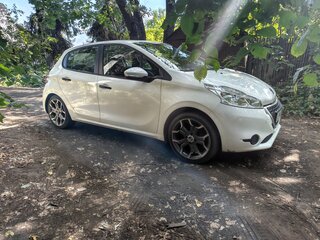 2013 Peugeot 208 I, белый, 550000 рублей, вид 3