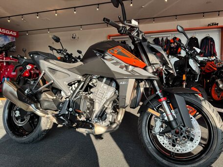 2026 KTM 990 Duke, чёрный, 1299000 рублей, вид 3