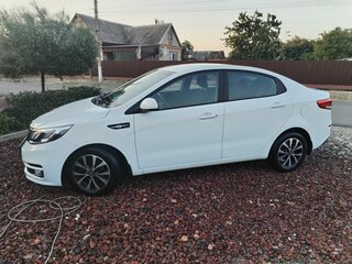 2016 Kia Rio III Рестайлинг, белый, 1295000 рублей, вид 1
