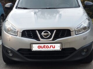 2013 Nissan Qashqai I Рестайлинг, серебристый, 1350000 рублей, вид 1