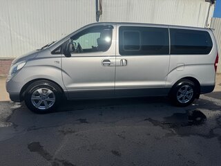 2011 Hyundai Grand Starex I, серый, 1750000 рублей, вид 4