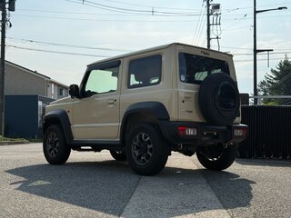 2021 Suzuki Jimny Sierra IV, бежевый, 1675005 рублей, вид 4