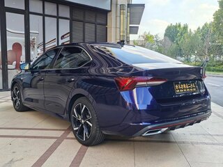 2023 Skoda Octavia IV (A8), синий, 1700000 рублей, вид 4