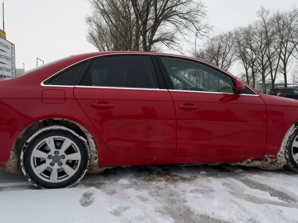 2009 Audi A4 IV (B8), красный, 740000 рублей - вид 4