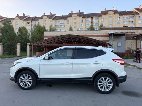 2017 Nissan Qashqai II, белый, 1650000 рублей, вид 4