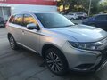 2019 Mitsubishi Outlander III Рестайлинг 3, серебристый, 2500000 рублей - вид 2