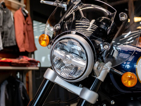 2026 Royal Enfield Super Meteor, синий, 792000 рублей, вид 4