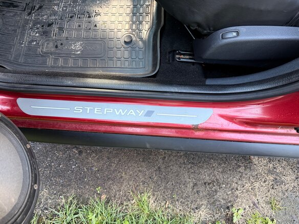 2012 Renault Sandero Stepway I, красный - вид 12