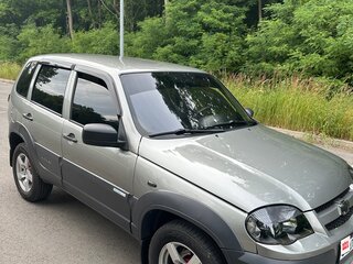 2011 Chevrolet Niva I Рестайлинг, серый, 650000 рублей, вид 2