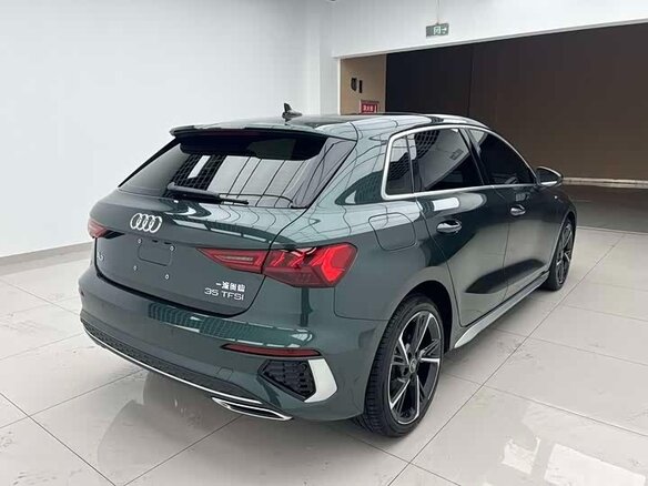 2023 Audi A3 Sportback 35 TFSI IV (8Y), зелёный, 2320000 рублей - вид 3