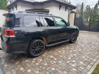 2018 Toyota Land Cruiser 200 Series Рестайлинг 2, чёрный, 7500000 рублей, вид 4