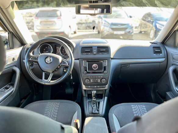 2015 Skoda Yeti I Рестайлинг, белый, 1350000 рублей - вид 9