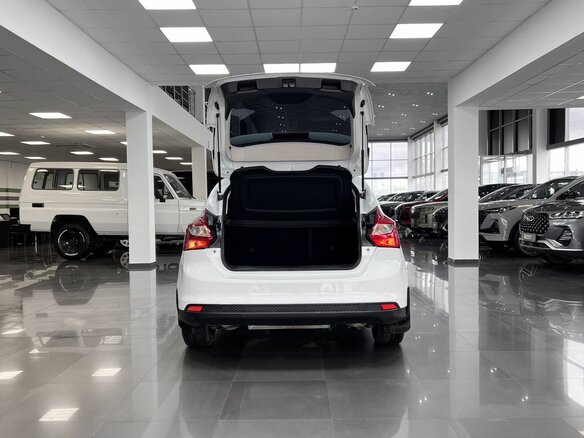 2013 Ford Focus III, белый, 750000 рублей - вид 6