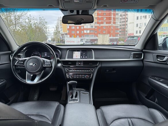 2019 Kia Optima IV Рестайлинг, белый, 2300000 рублей - вид 12