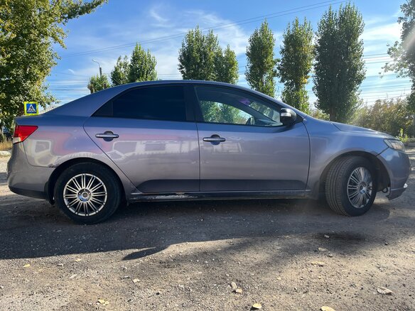 2009 Kia Cerato 5-speed II, серый, 410000 рублей - вид 3
