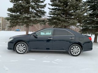 2014 Toyota Camry VII (XV50), серый, 2050000 рублей, вид 3