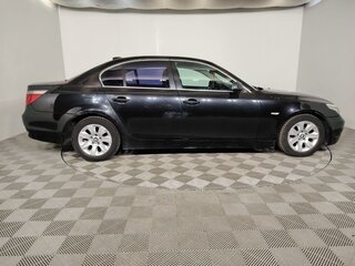2003 BMW 5 серии 525i V (E60/E61), чёрный, 999999 рублей, вид 4