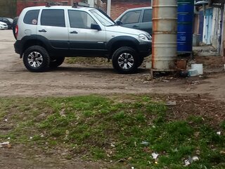 2014 Chevrolet Niva I Рестайлинг, серебристый, 420000 рублей, вид 5