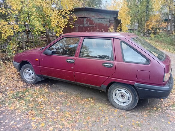 2000 Иж 2126 «Ода», красный, 75000 рублей - вид 3